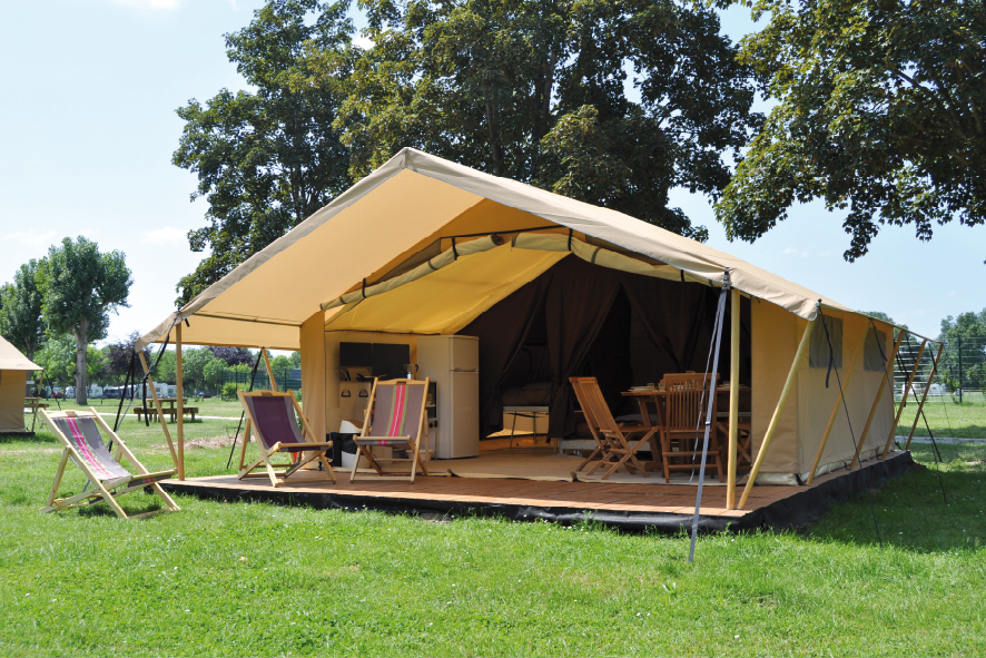 Local campsite of l’Ile d'Or in Amboise. Campsite in Amboise in the